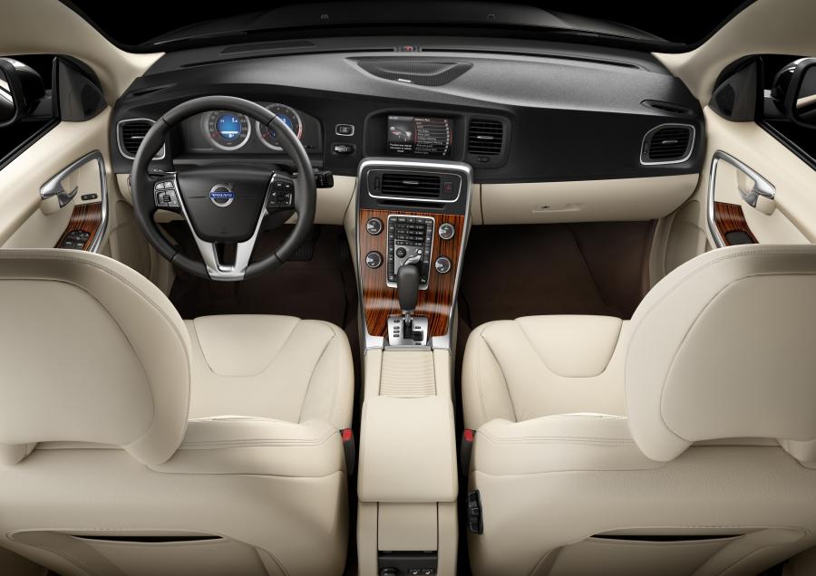  Volvo S60 2010 года  (фото 26 из 226)